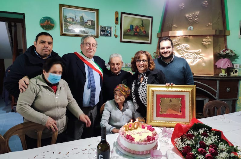 Morra De Sanctis, 100 anni per nonna Maria Lucia
