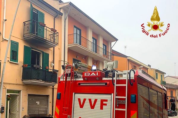 Incendio a Lioni, famiglia in ospedale