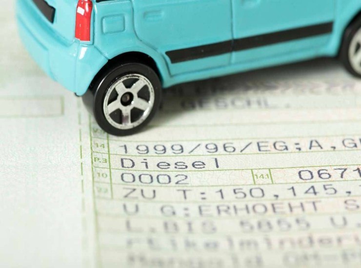 Libretto di circolazione (Depositphotos)-irpiniapost.it