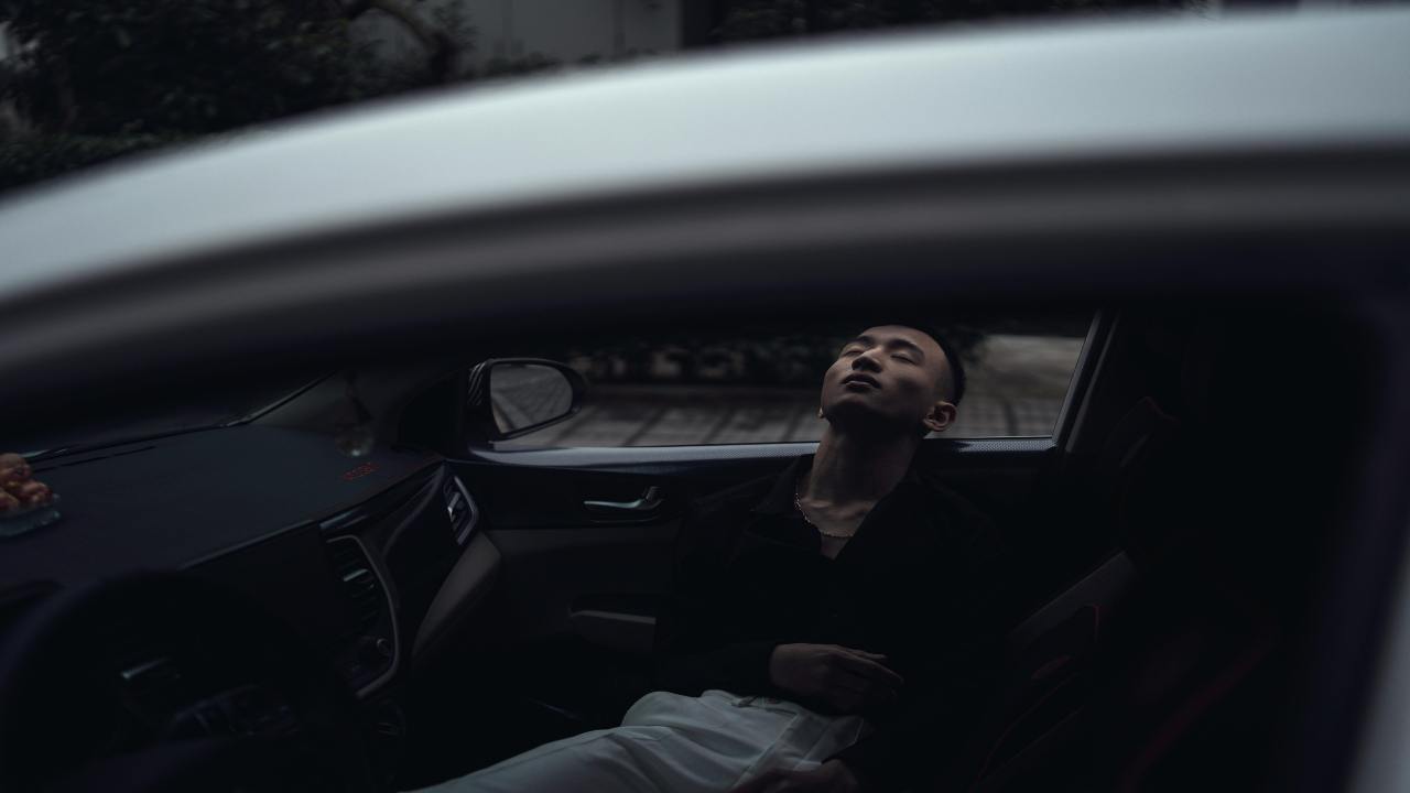 Dormire in auto (Pexels)-irpiniapost.it