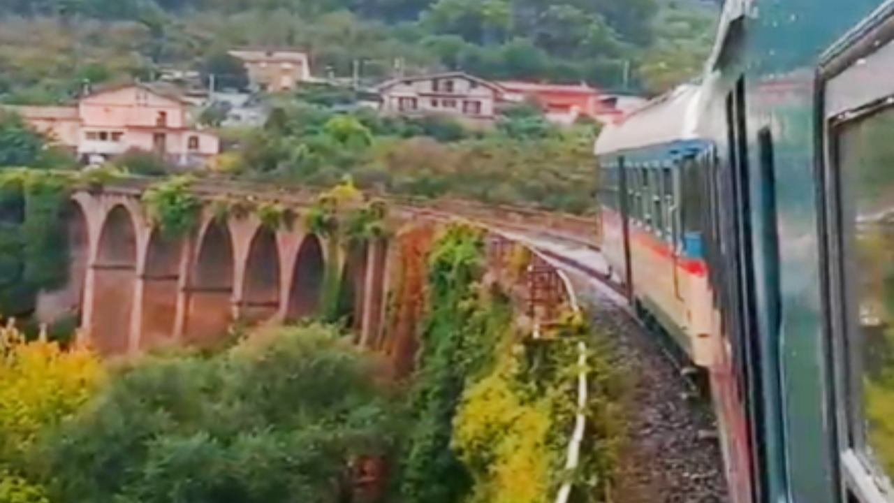 Irpinia Express: il treno del paesaggio torna per la Sagra della Castagna di Montella | Le date di novembre