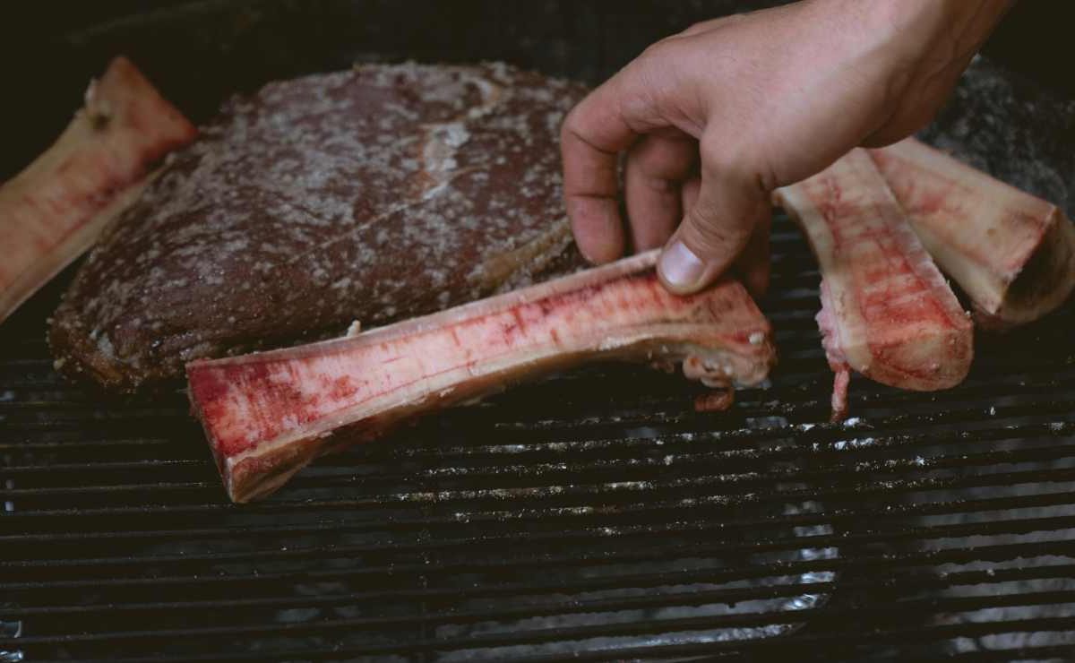 Io non butto neanche gli ossicini della carne | con gli avanzi faccio un piatto stellato che nemmeno su Masterchef vedrete mai