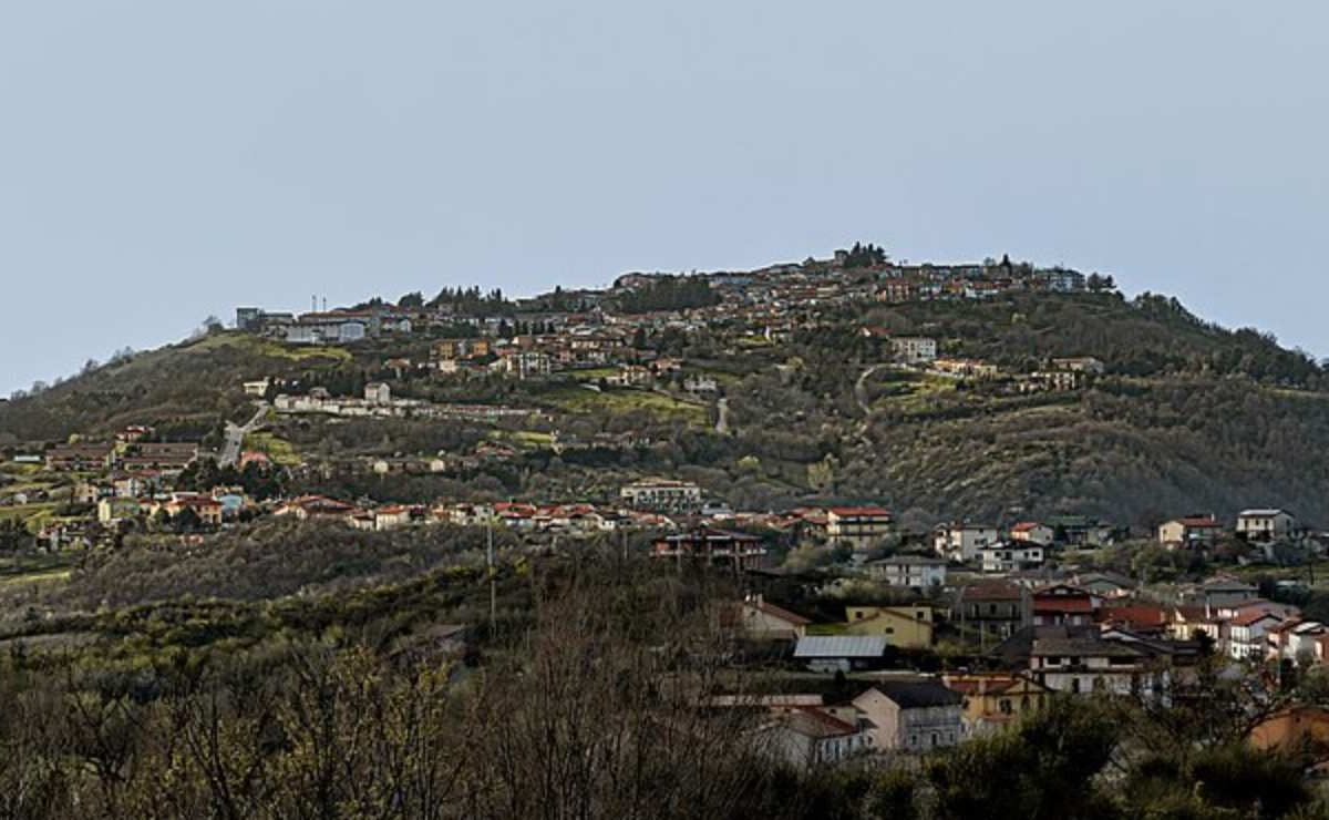 In Irpinia esiste un borgo nascosto che sembra l’antica Roma | Panorama mozzafiato e scorci antichissimi
